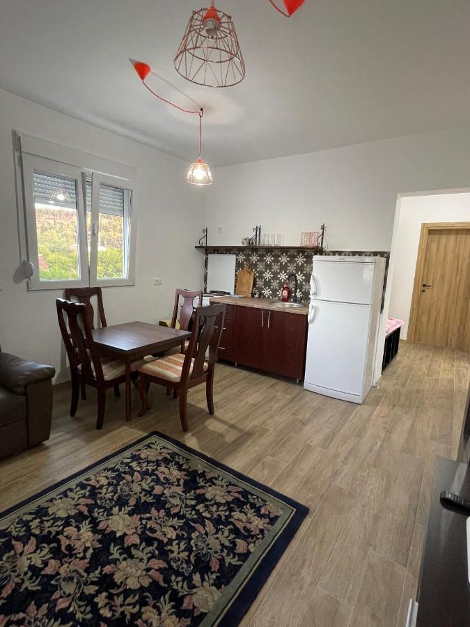 Entire Spacious Apartment With Free Parking Podgorica Exteriör bild