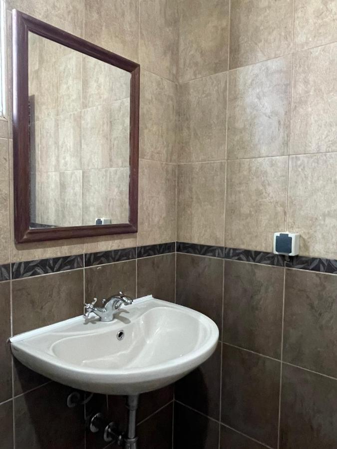 Entire Spacious Apartment With Free Parking Podgorica Exteriör bild