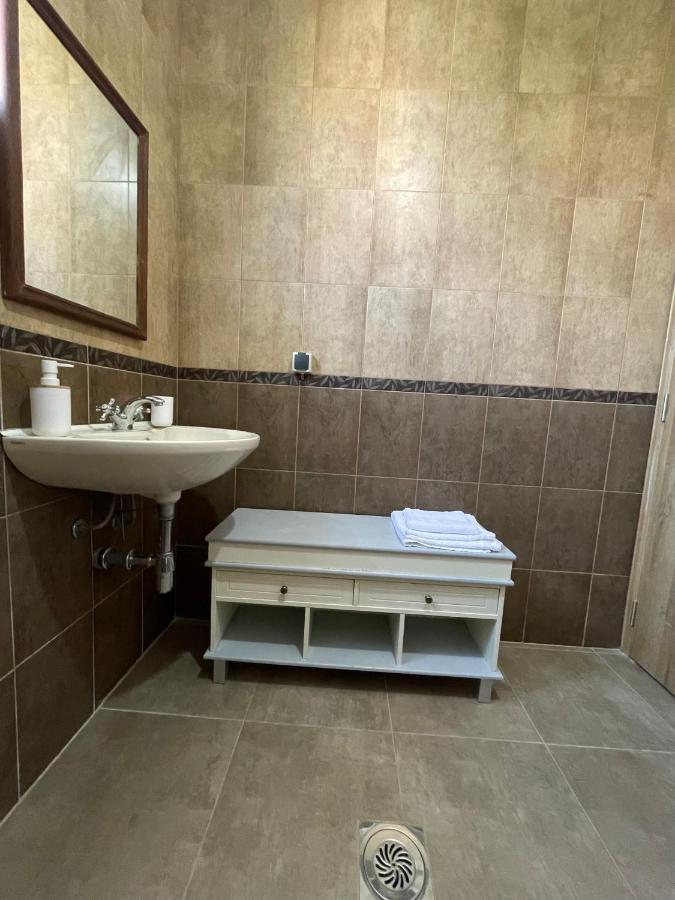 Entire Spacious Apartment With Free Parking Podgorica Exteriör bild